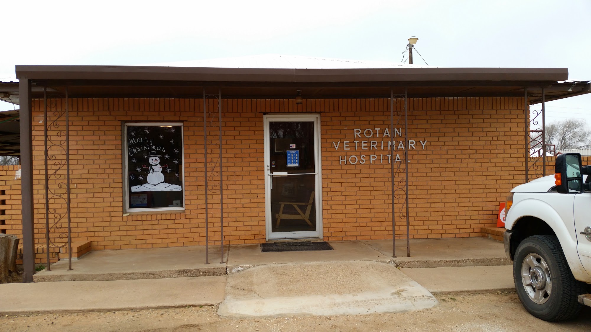 Rotan Veterinary Hospital 1301 N Cleveland Ave, Rotan Texas 79546