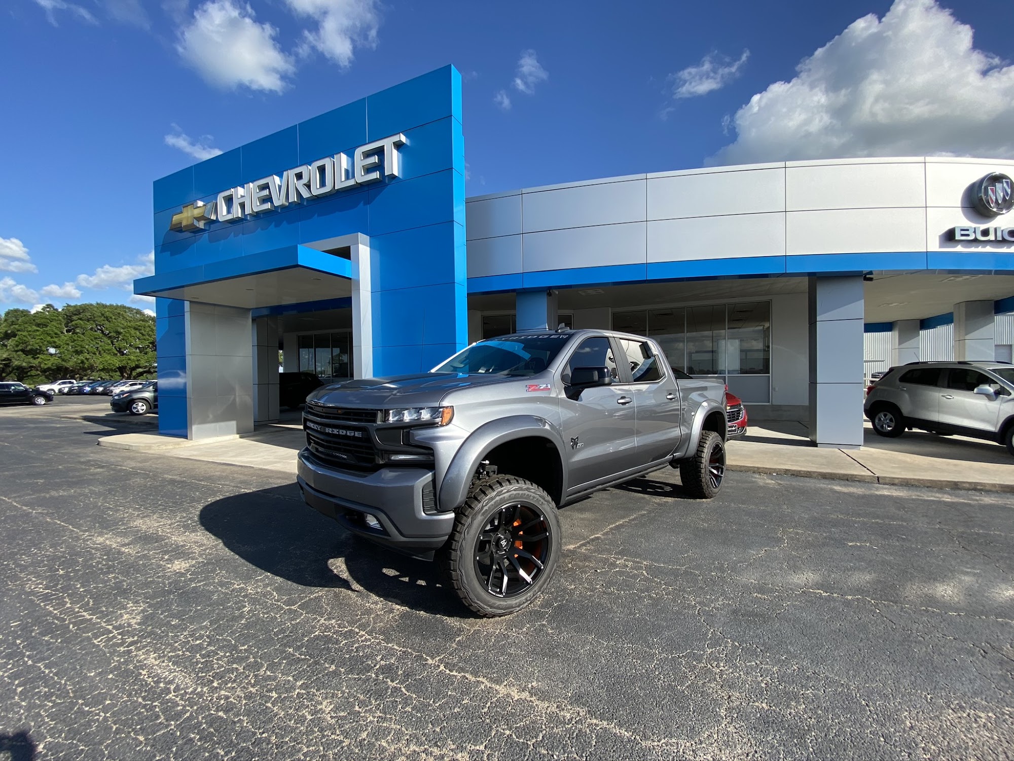 Cavender Auto Country Chevrolet Buick GMC