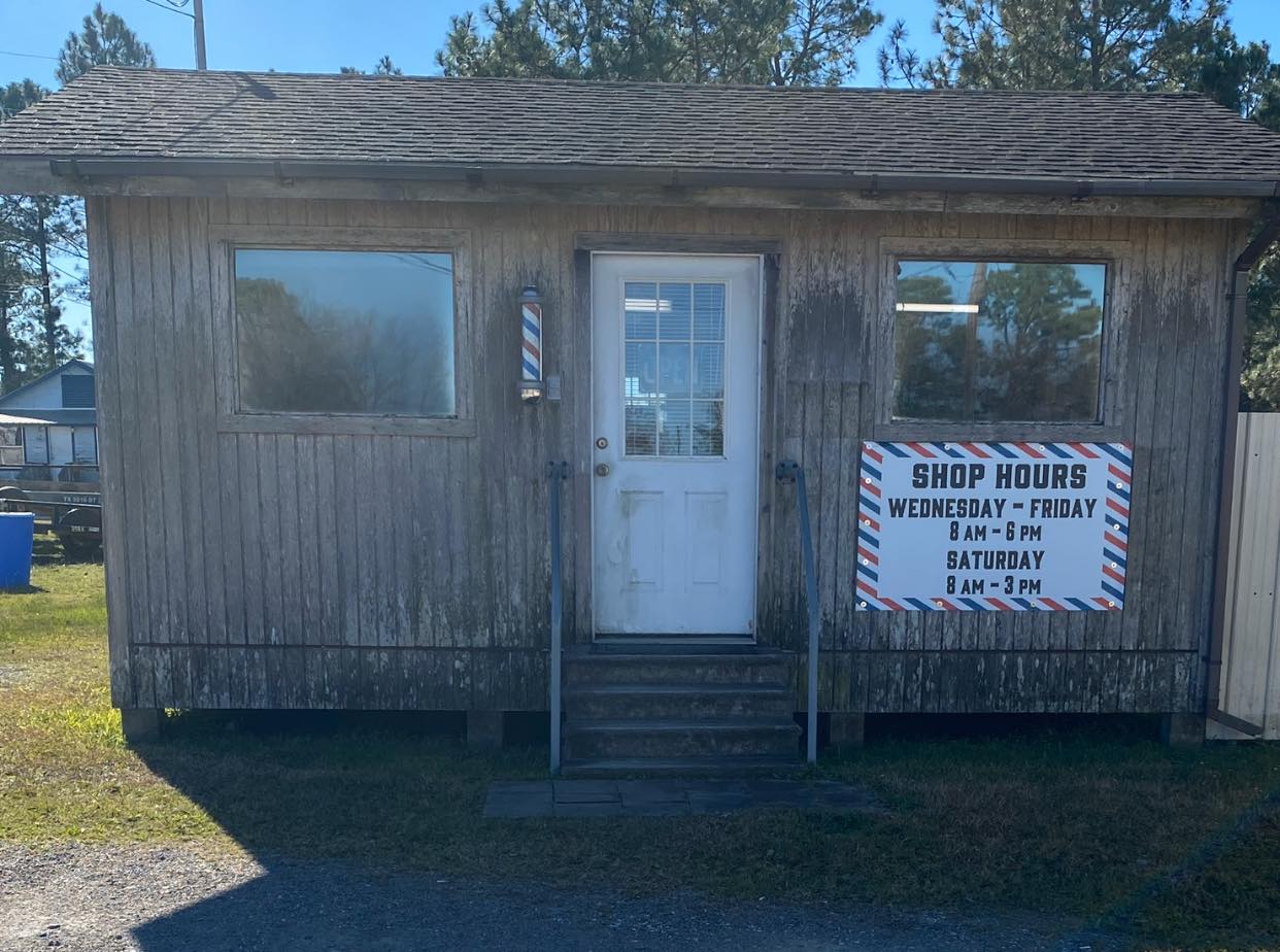 Tommy's Barber Shop 215 W Walnut Ave, Winnie Texas 77665