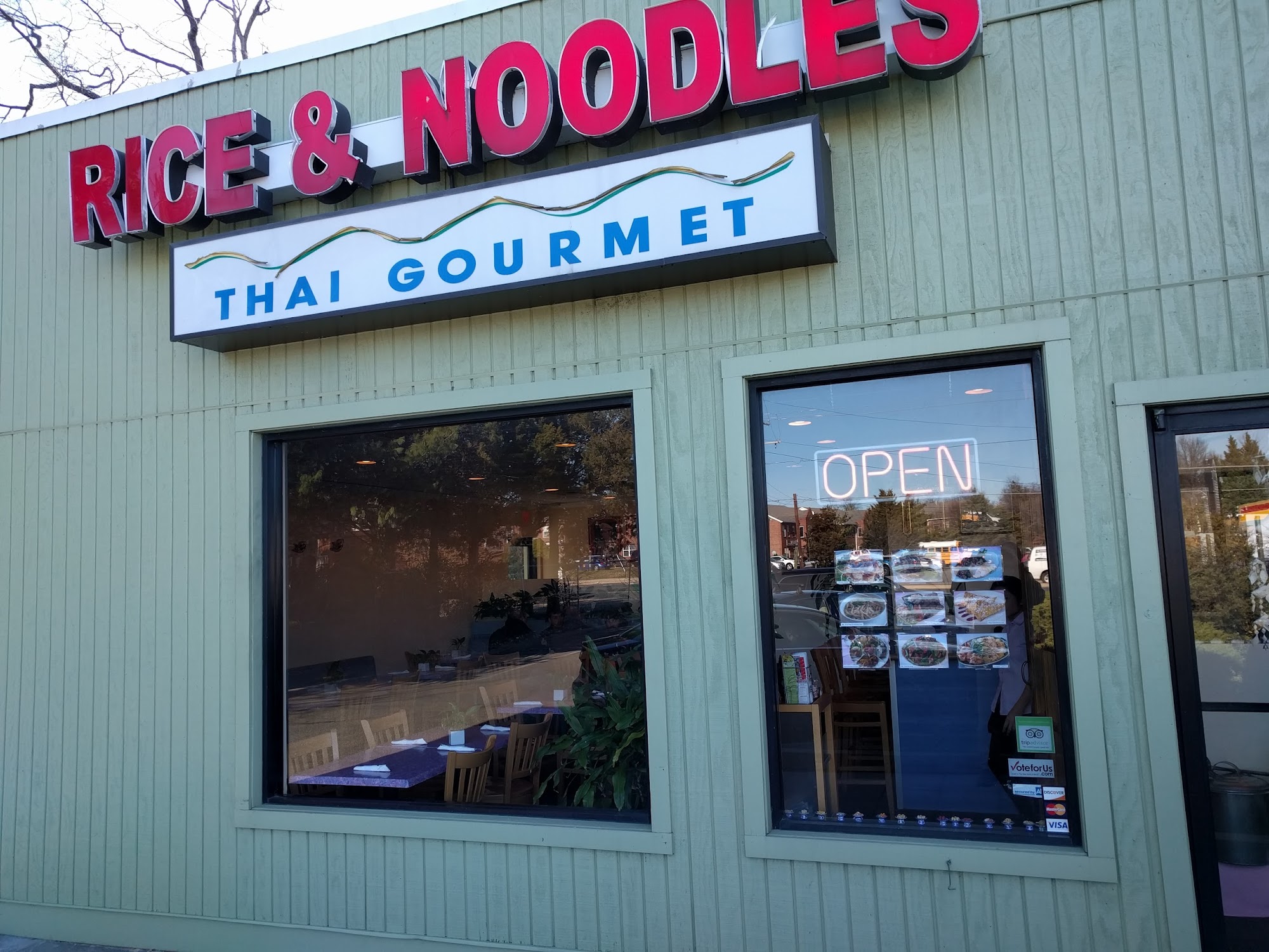 Rice & Noodles Thai Gourmet