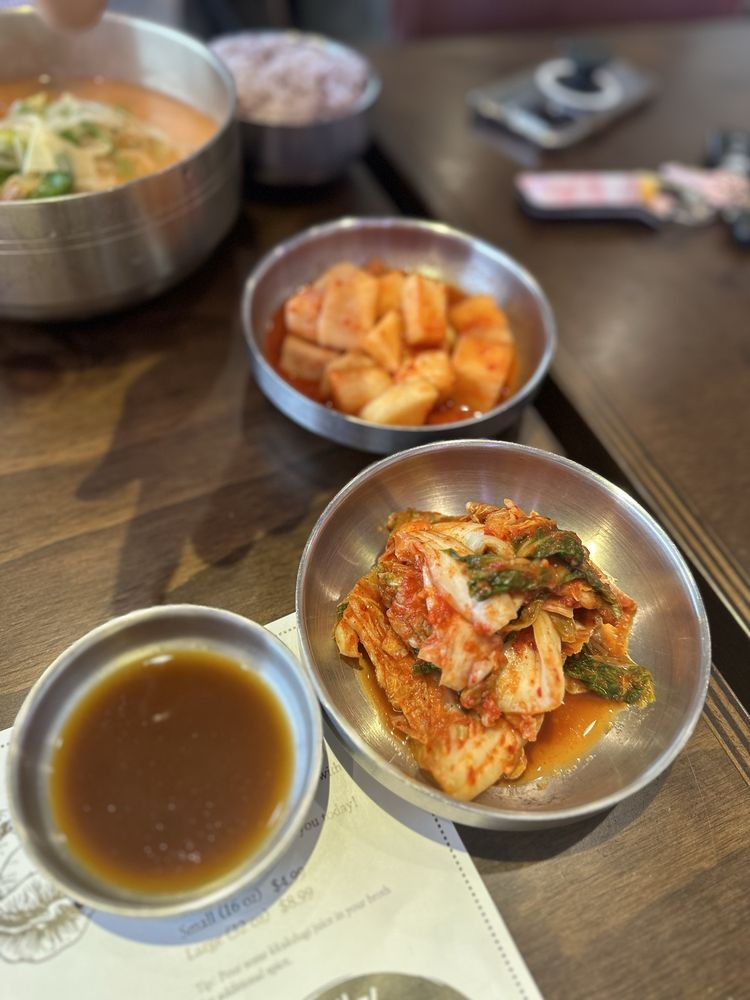 Yi's Traditional Korean Beef Soup