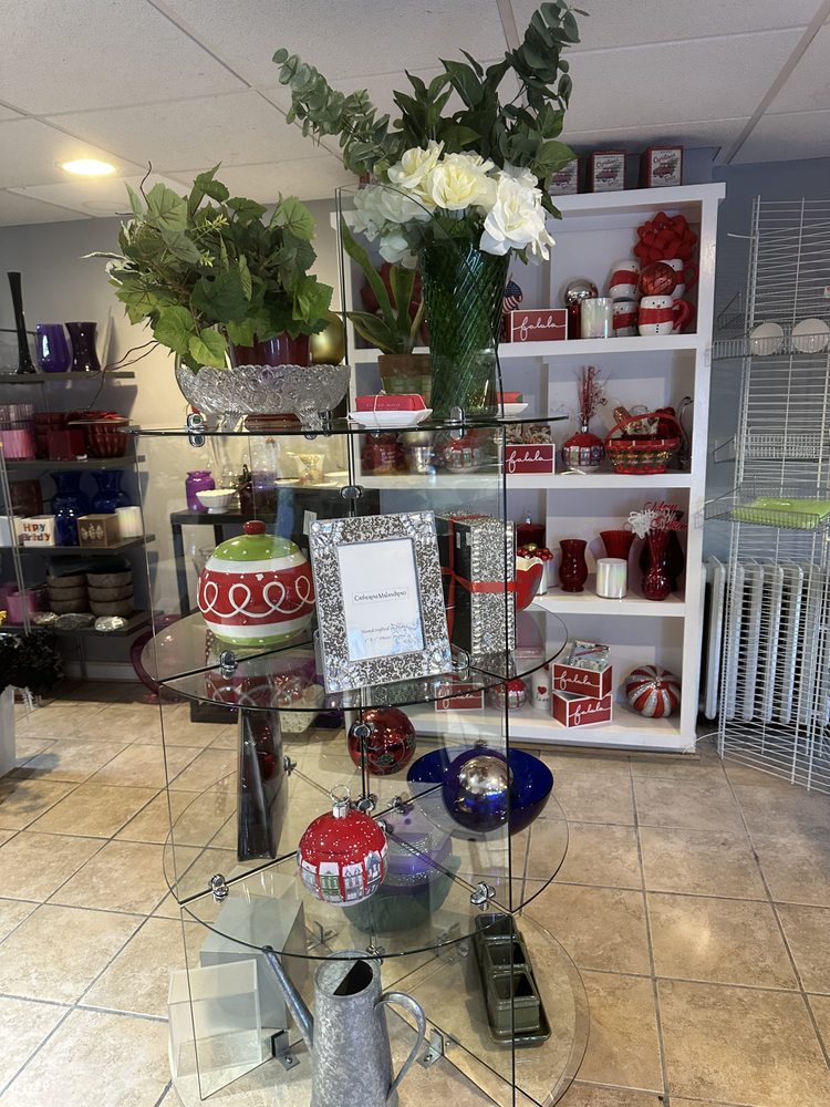 Petals 2 Go Flowers & Gifts 106 McNair Rd Ste 450, Fort Myer Virginia 22211