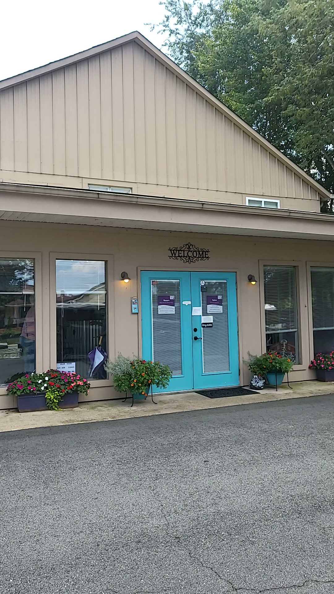 Willow Hill Pet Salon & Resort L.L.C