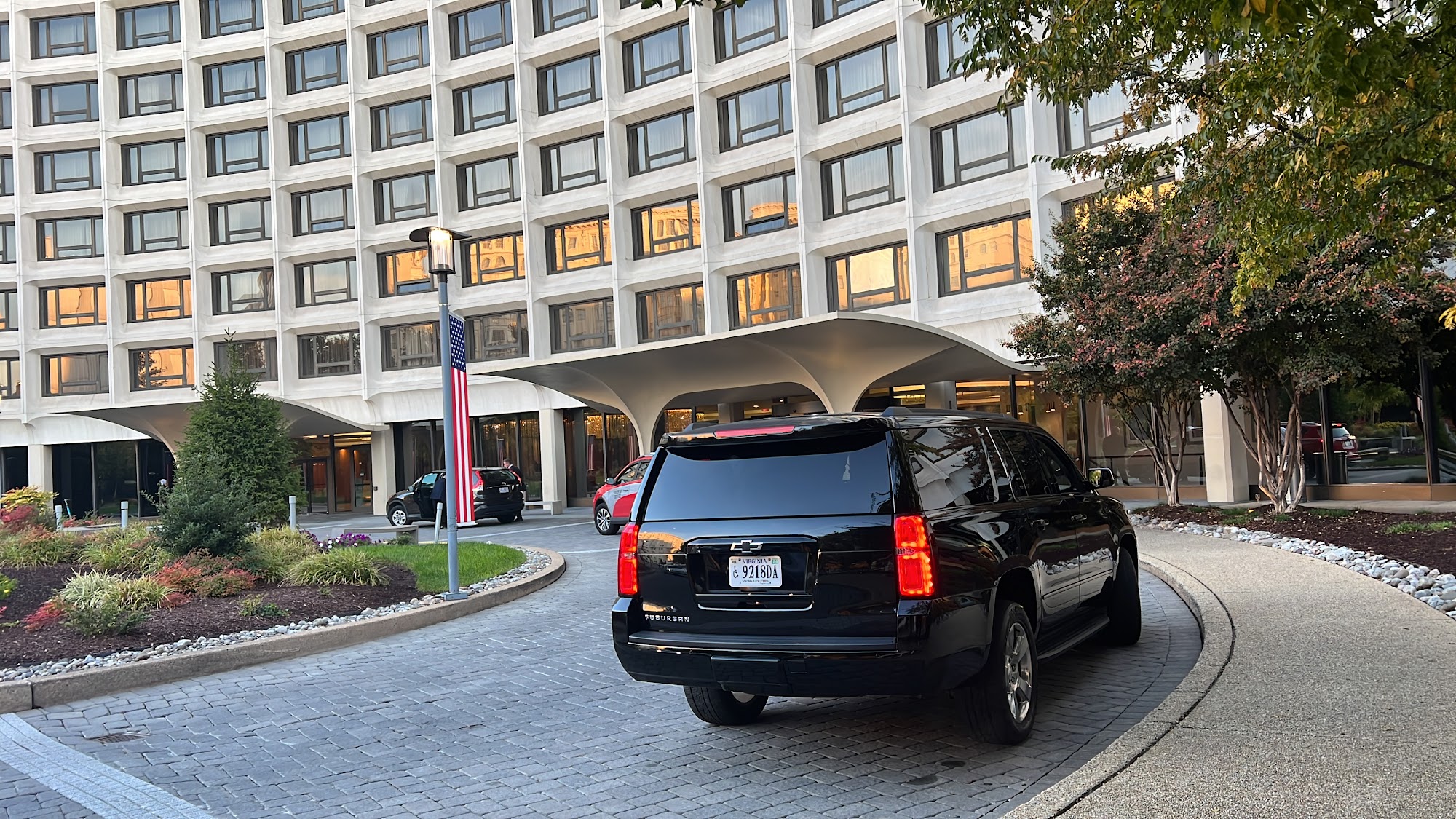 Affordable Limo and Sedan Service at Dulles Airport, Northern Virginia and DC | R and K Transportation