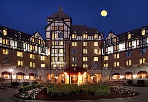 The Hotel Roanoke & Conference Center, Curio Collection by Hilton