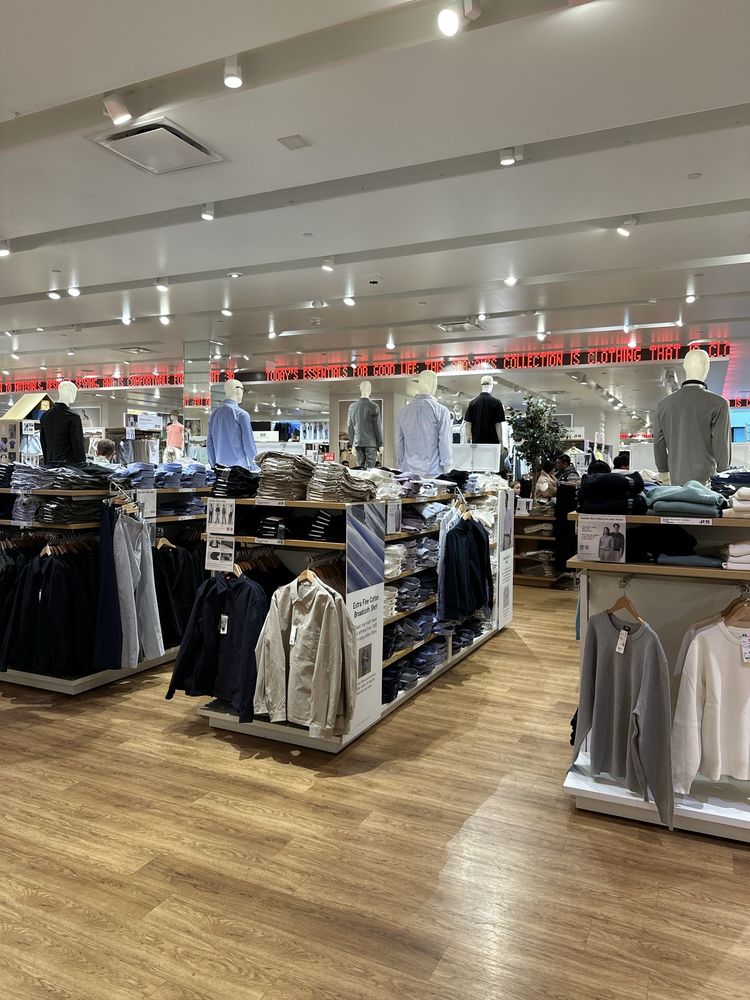 UNIQLO Bellevue Collection