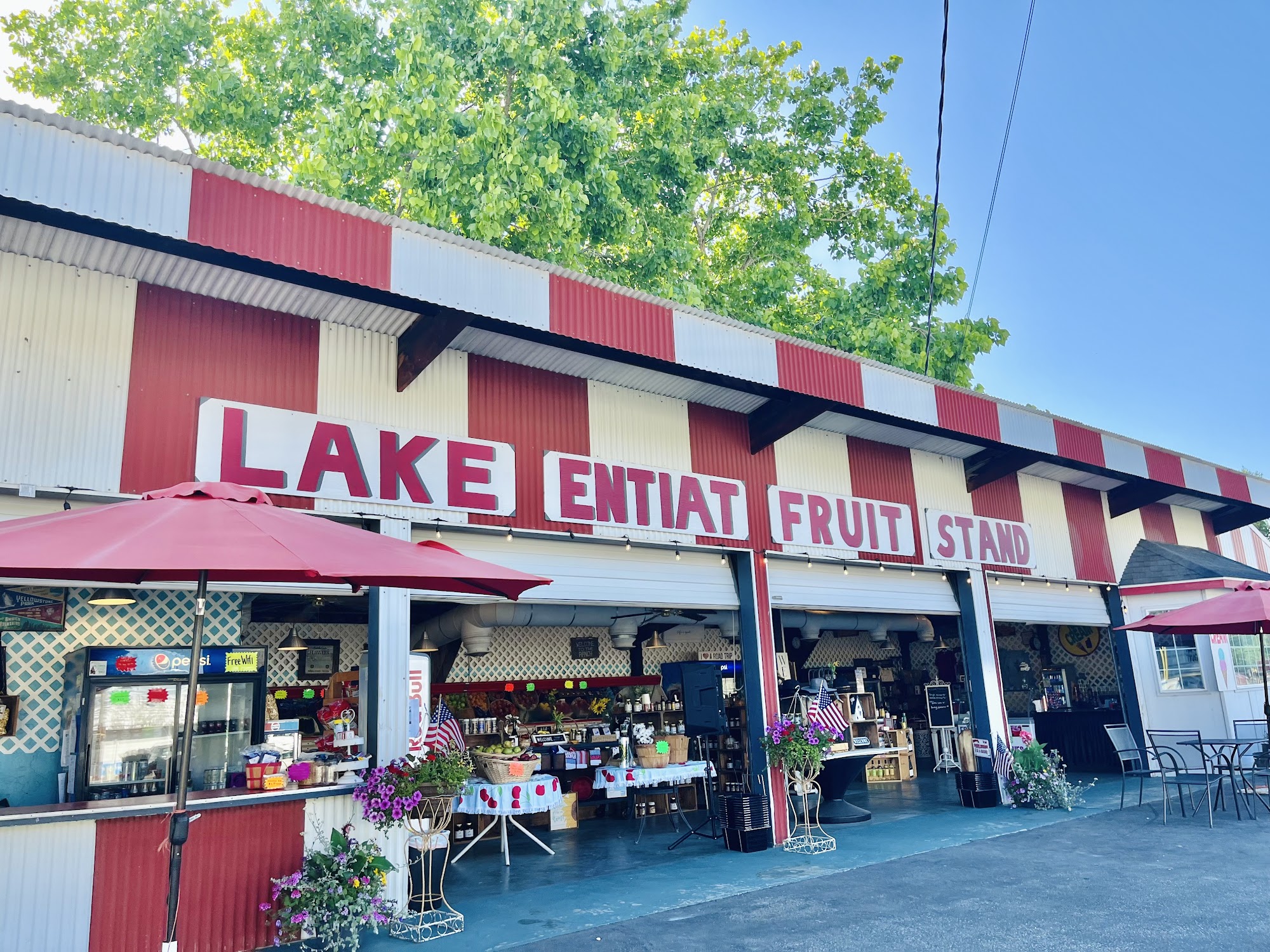 Lake Entiat Fruit Stand