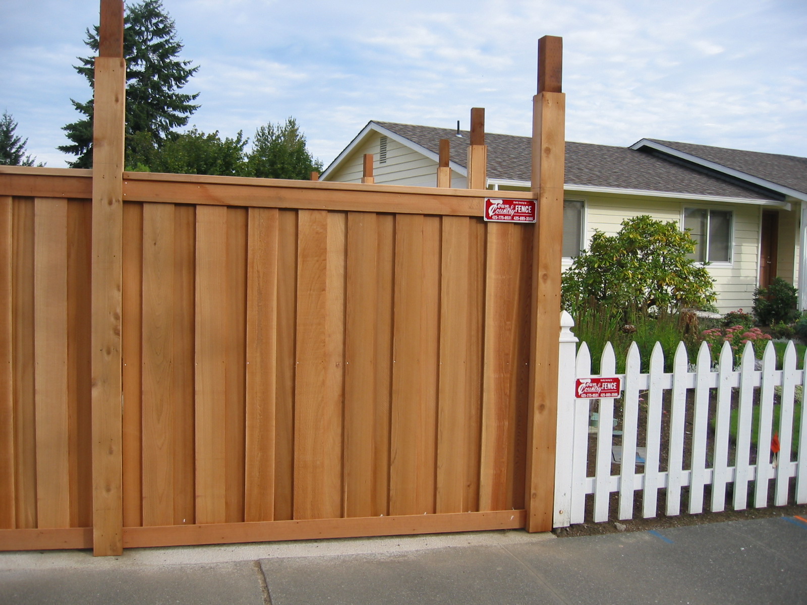 TOWN & COUNTRY FENCE