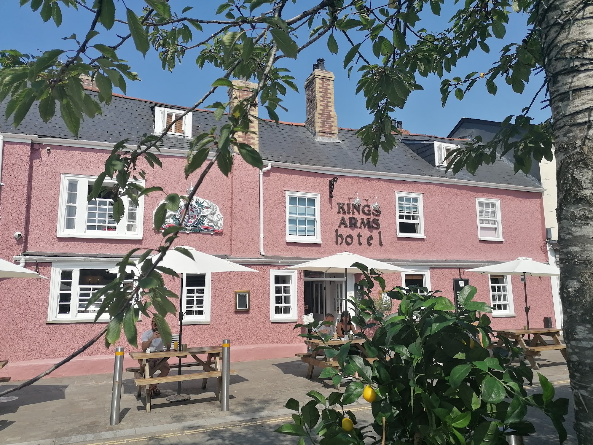 Kings Arms Hotel 29 Nevill St, Abergavenny