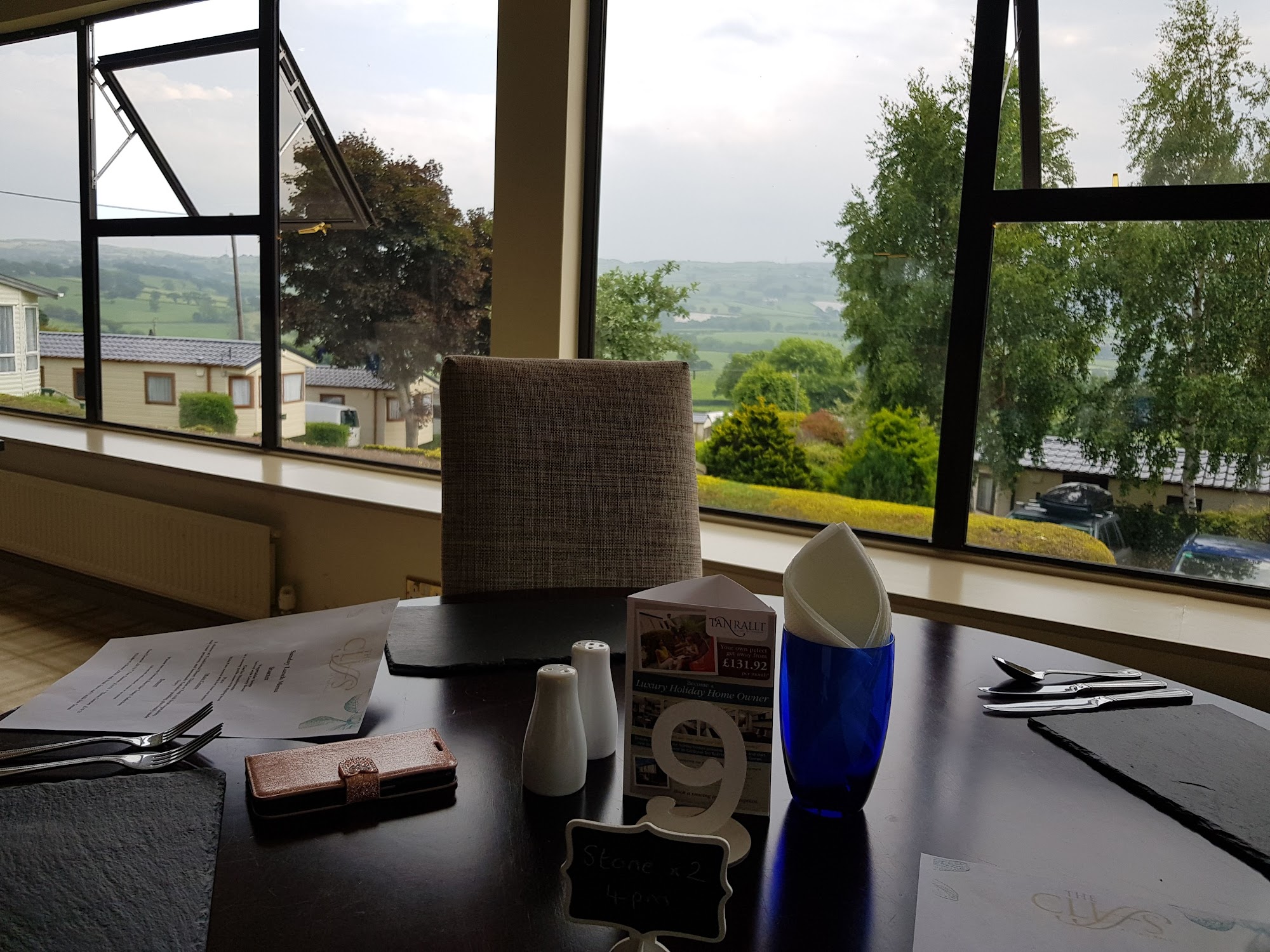 The Cliffs Restaurant Tan Rallt Holiday Home Park & Spa, Rhyd-Y-Foel Rd, Abergele