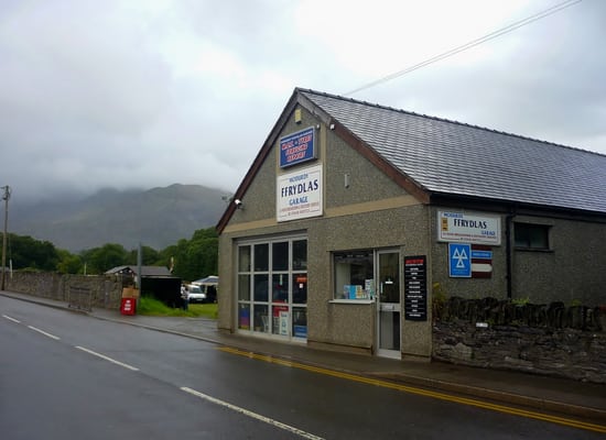 Ffrydlas Garage Douglas Terrace, Bethesda, Bangor