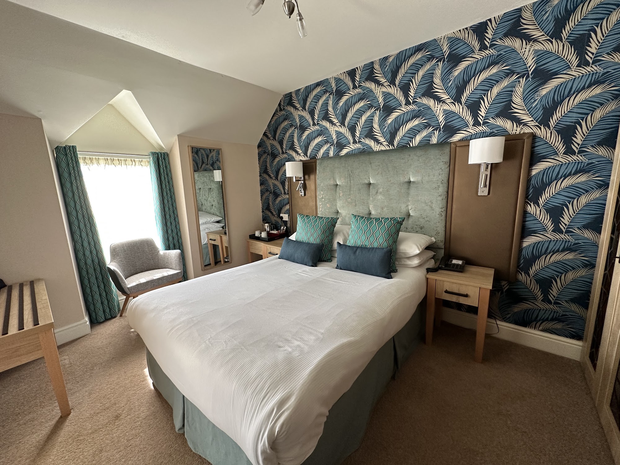 Caerwylan Hotel & Tonnau Restaurant