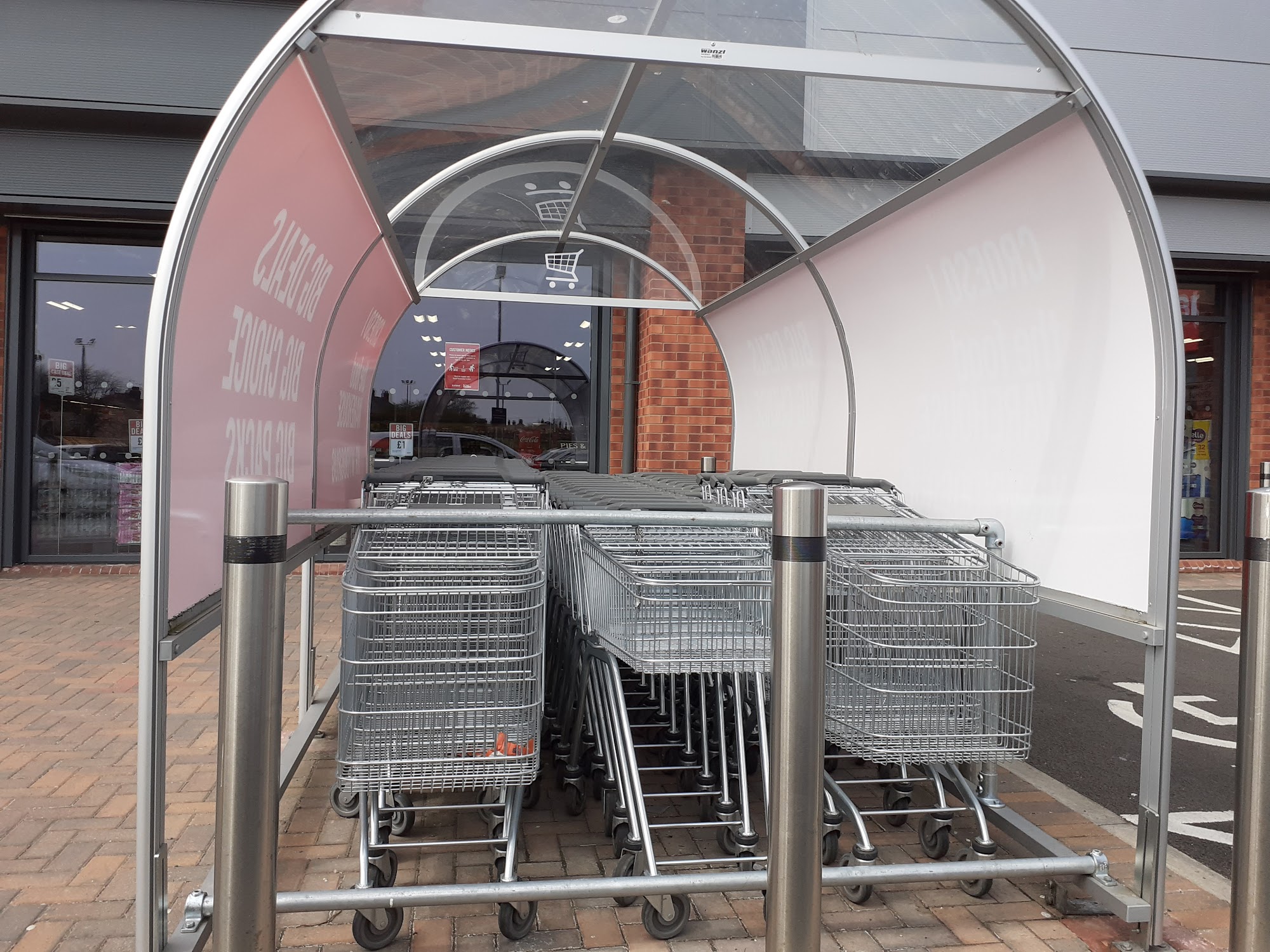 The Food Warehouse by Iceland Flint