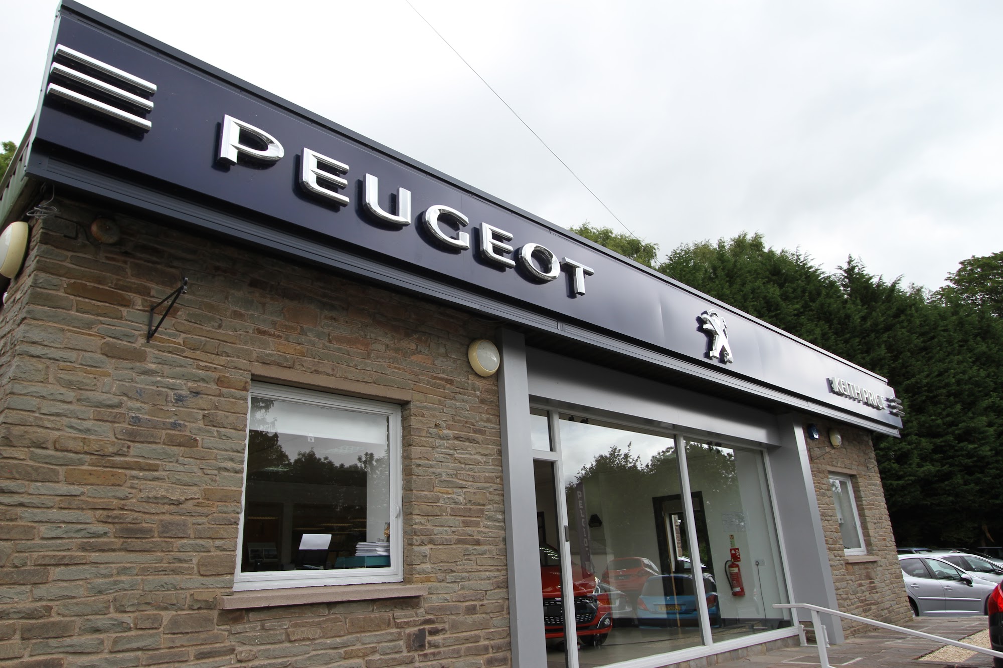 Keith Price Garages | Peugeot Eurorepar Car Service Centre