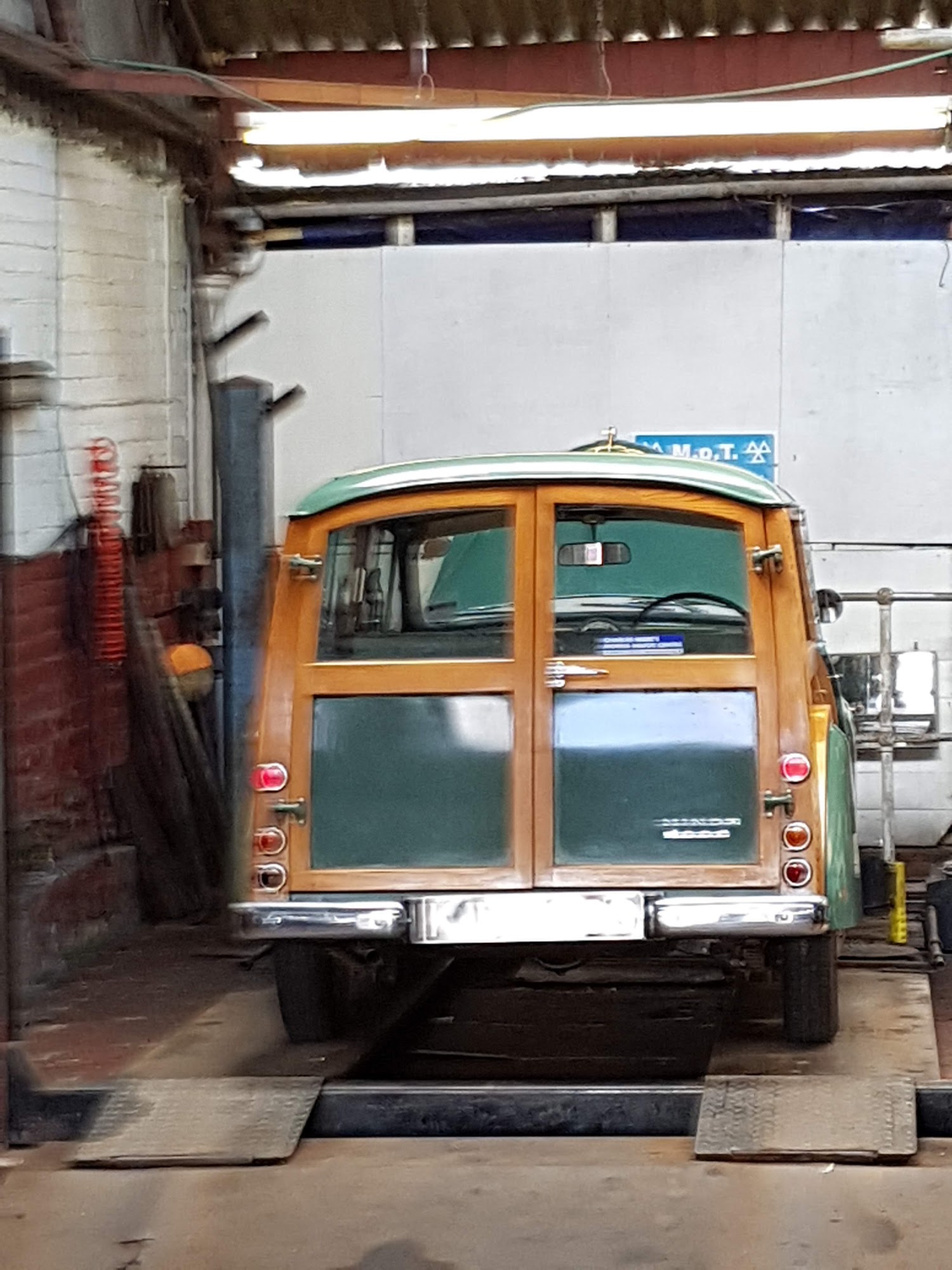 Victoria Garage