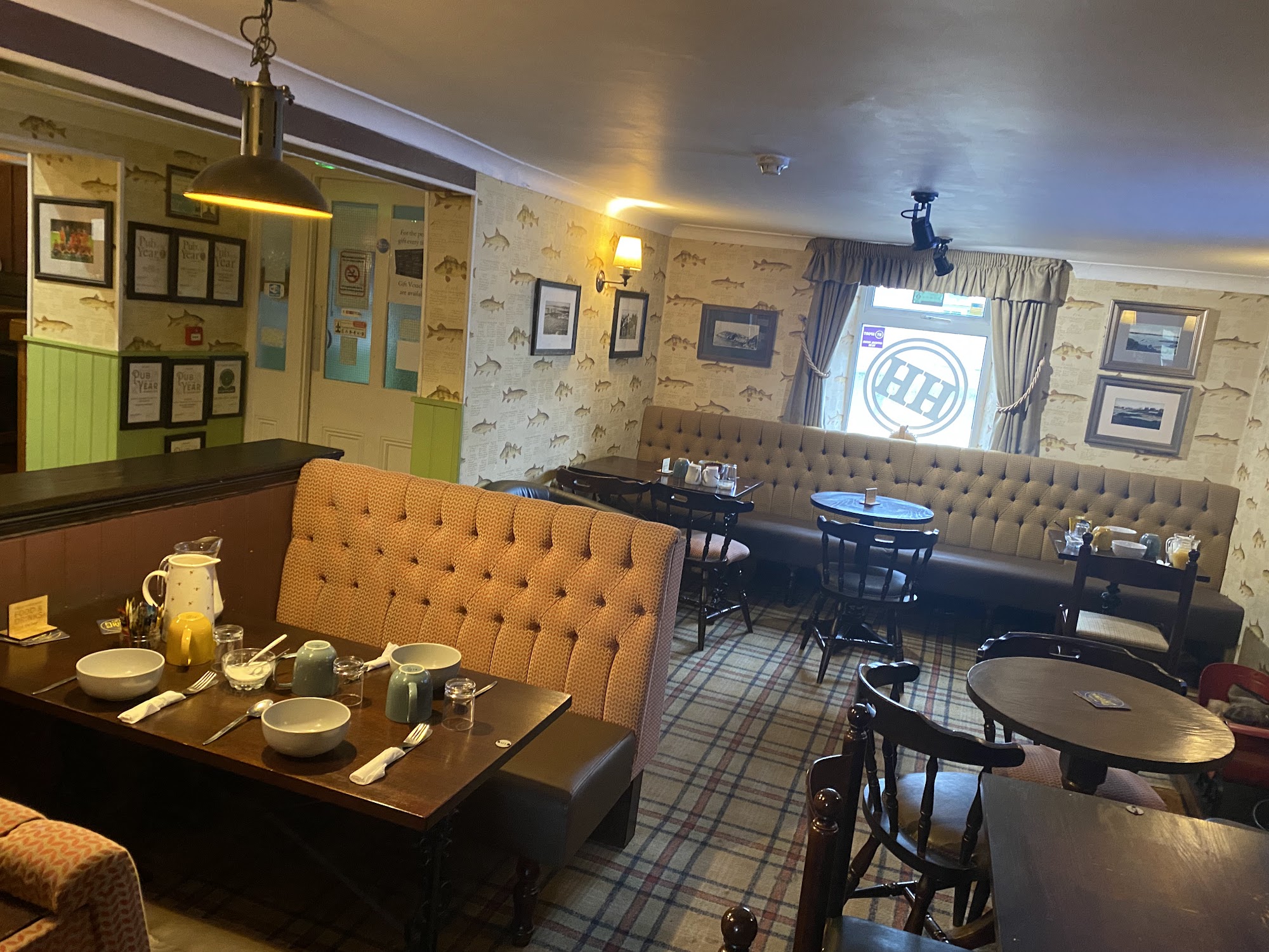 Gwesty Holland Hotel