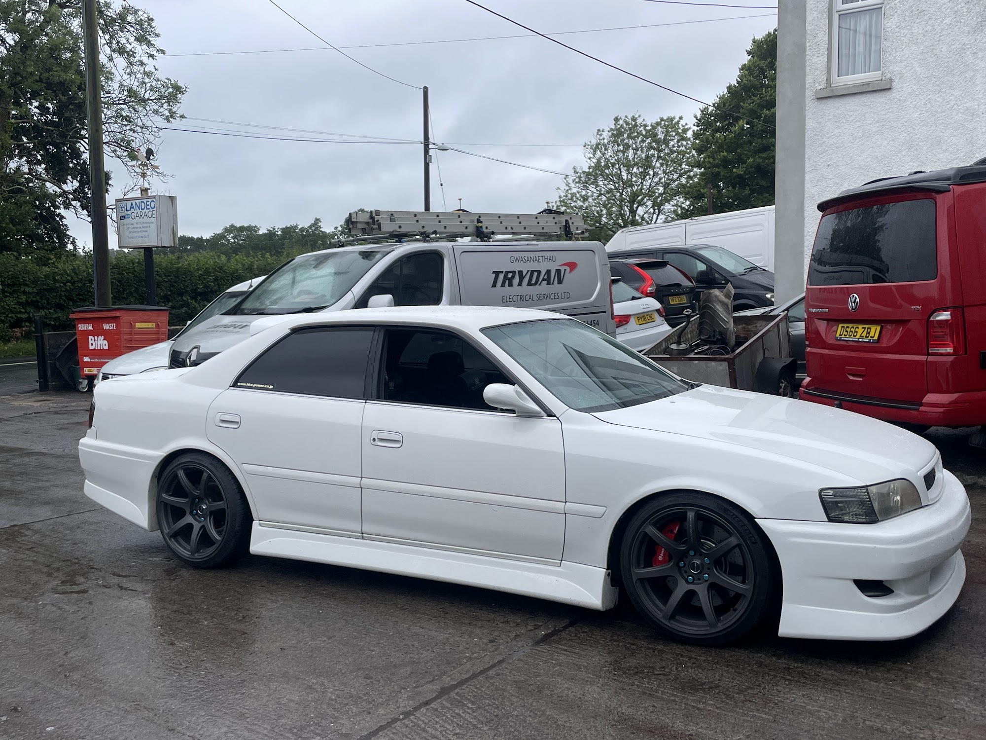 Landeg Garage