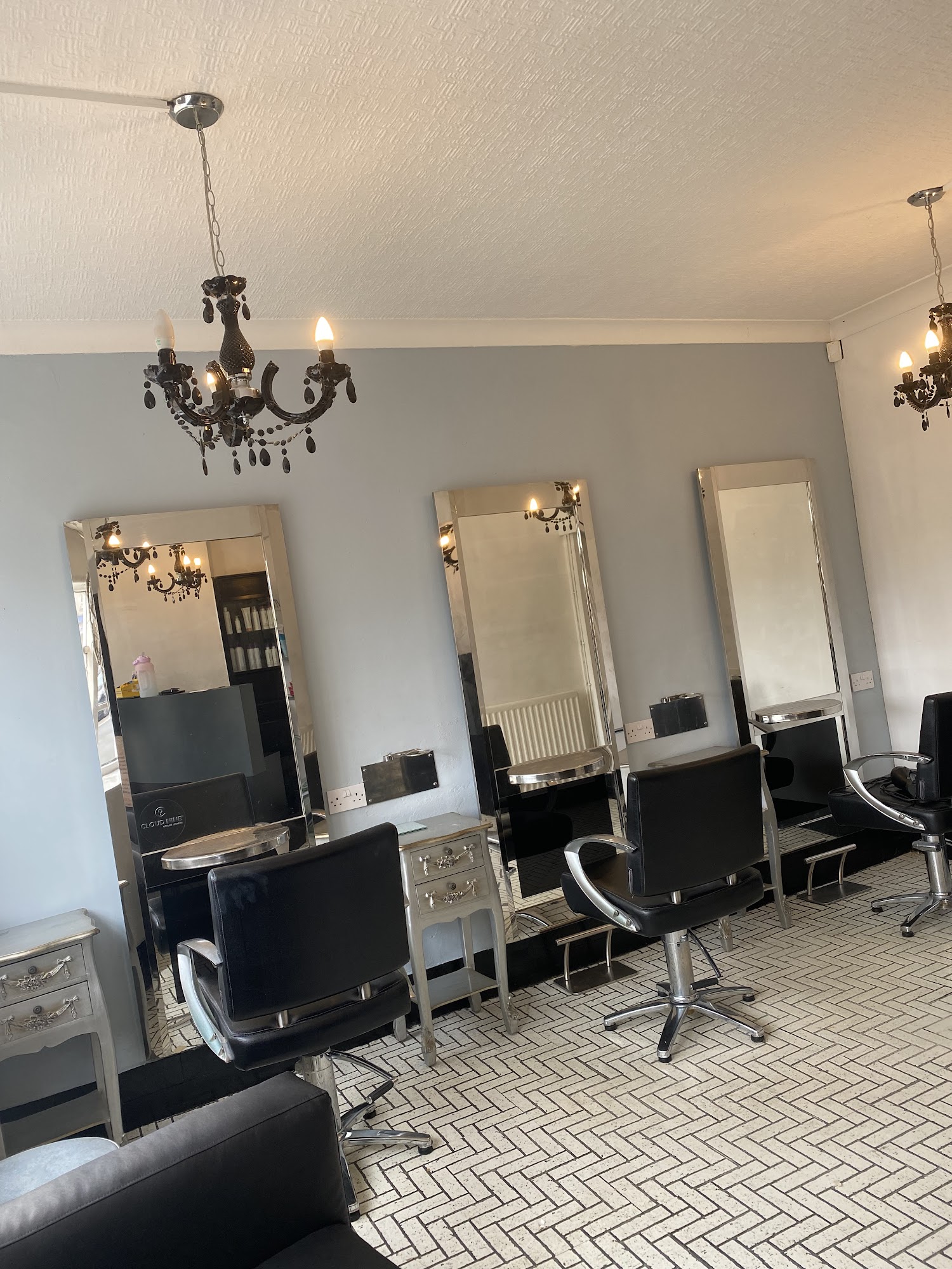 New Images Hair & Beauty Salon