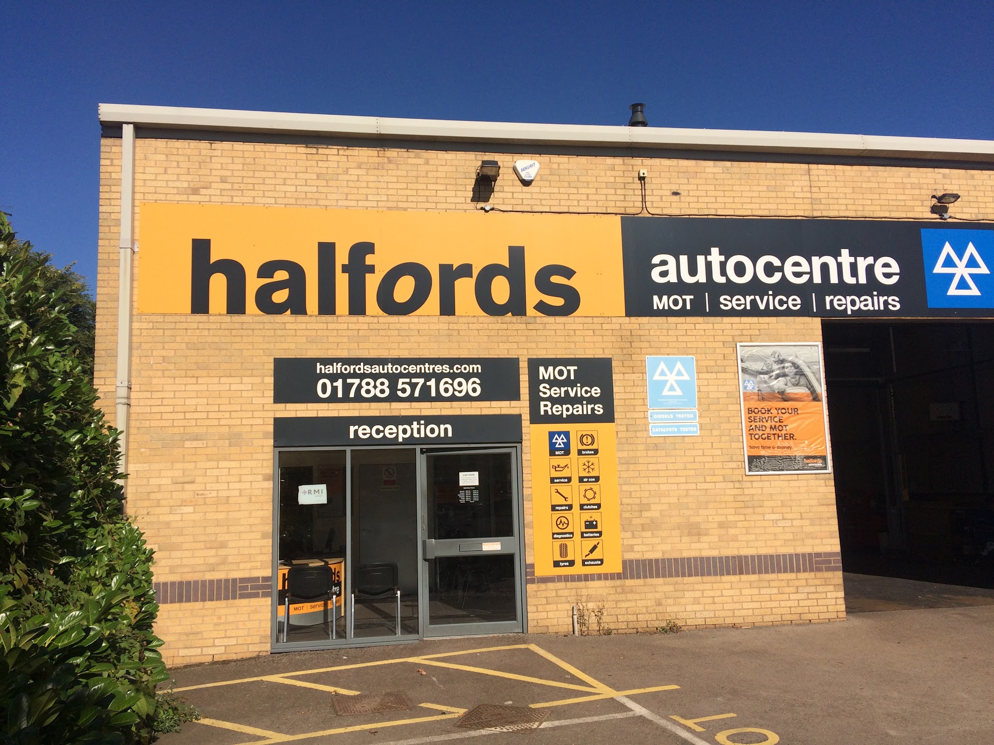 Halfords Autocentre Rugby Rugby