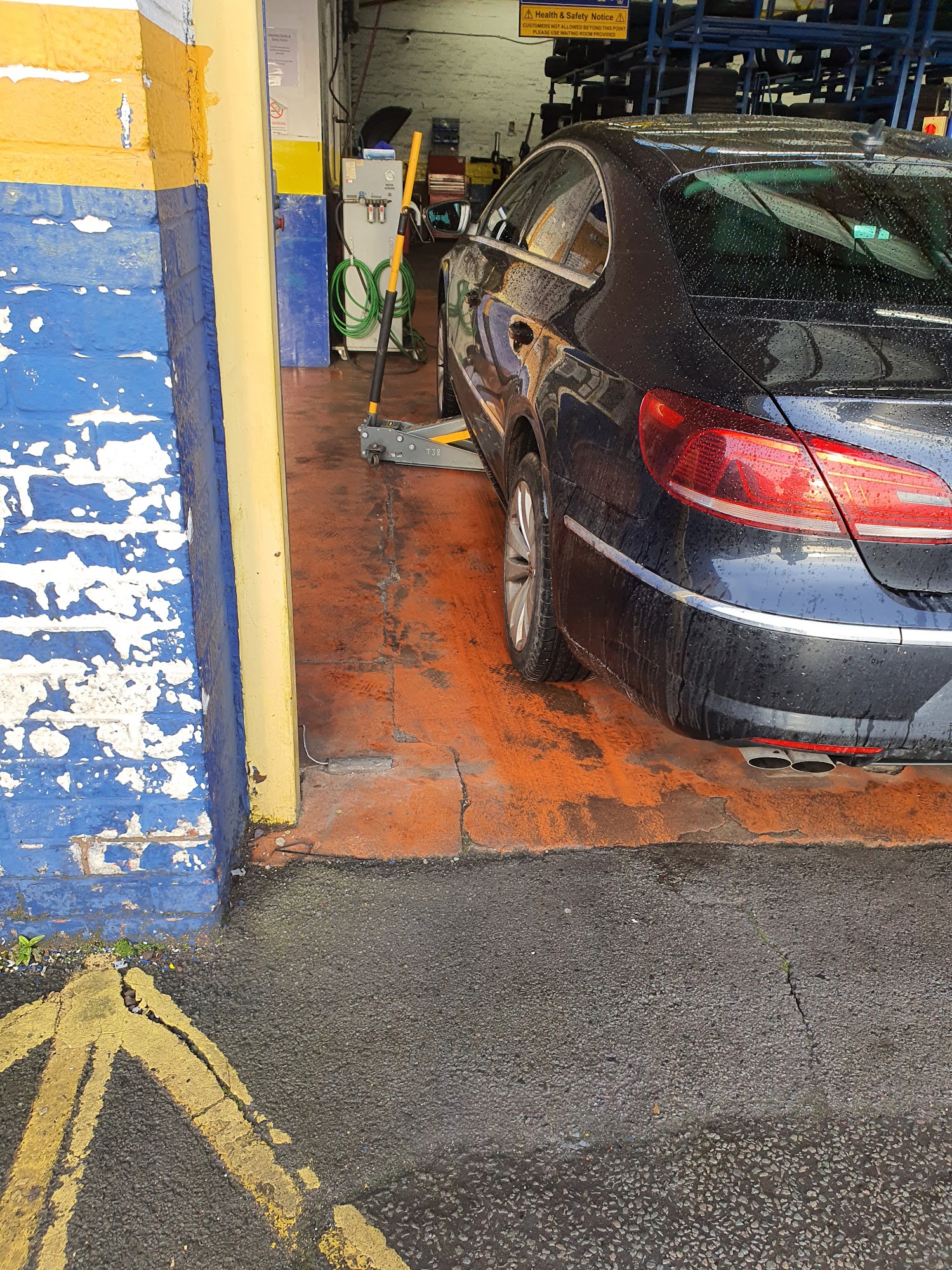 Lodge Tyre