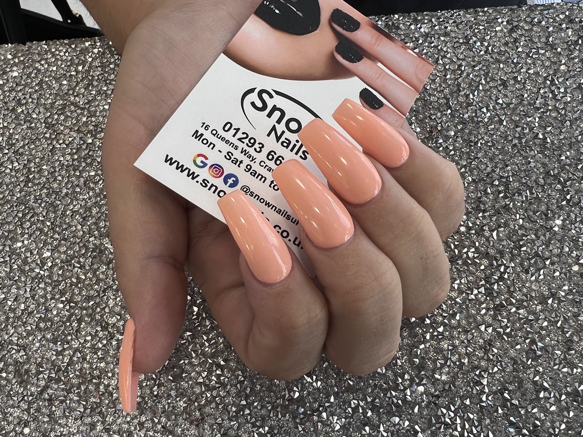 Snow Nails salon Crawley