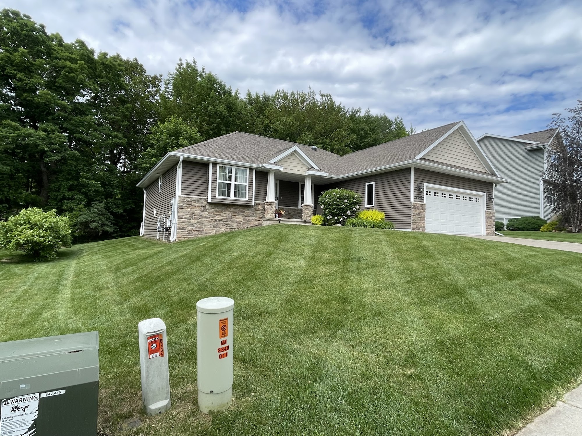 Premier Lawn & Landscape LLC 2210 River Forest Ln, Kronenwetter Wisconsin 54455