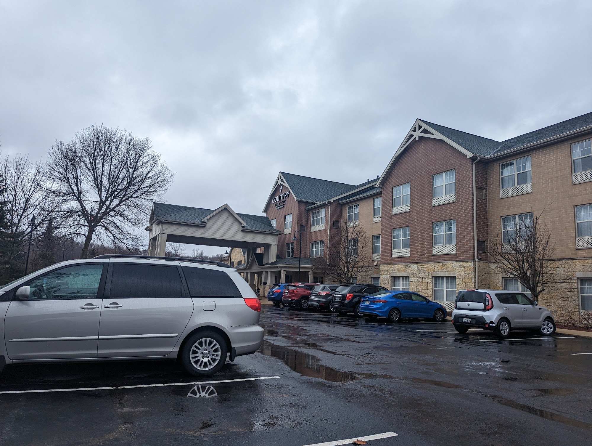 Country Inn & Suites by Radisson, Madison Southwest, WI