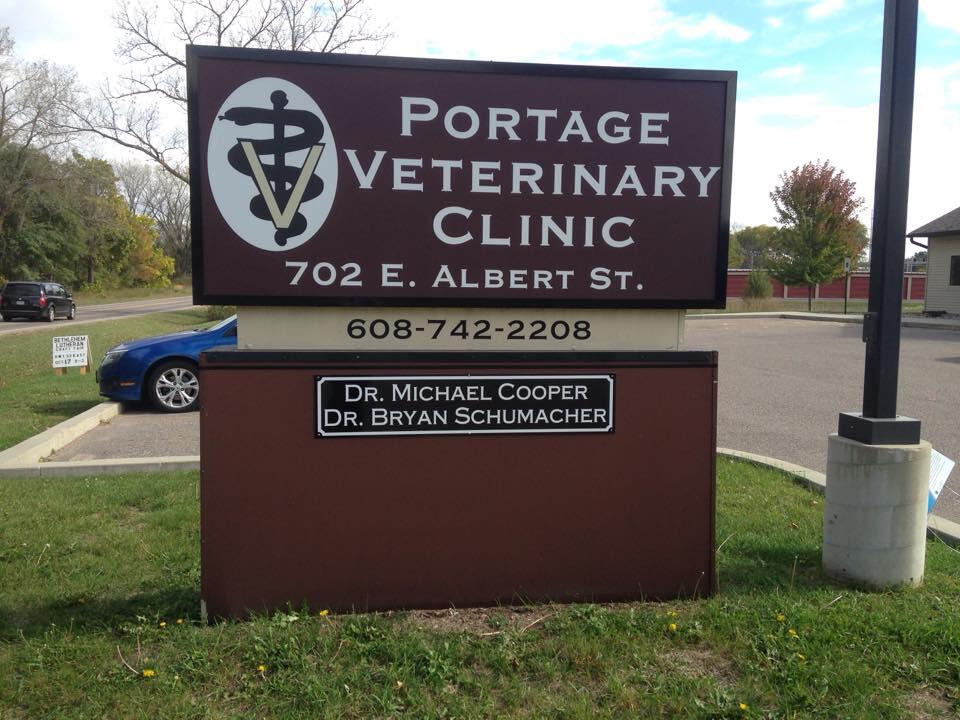 Portage Veterinary Clinic: Cooper Michael S DVM 702 E Albert St, Portage Wisconsin 53901
