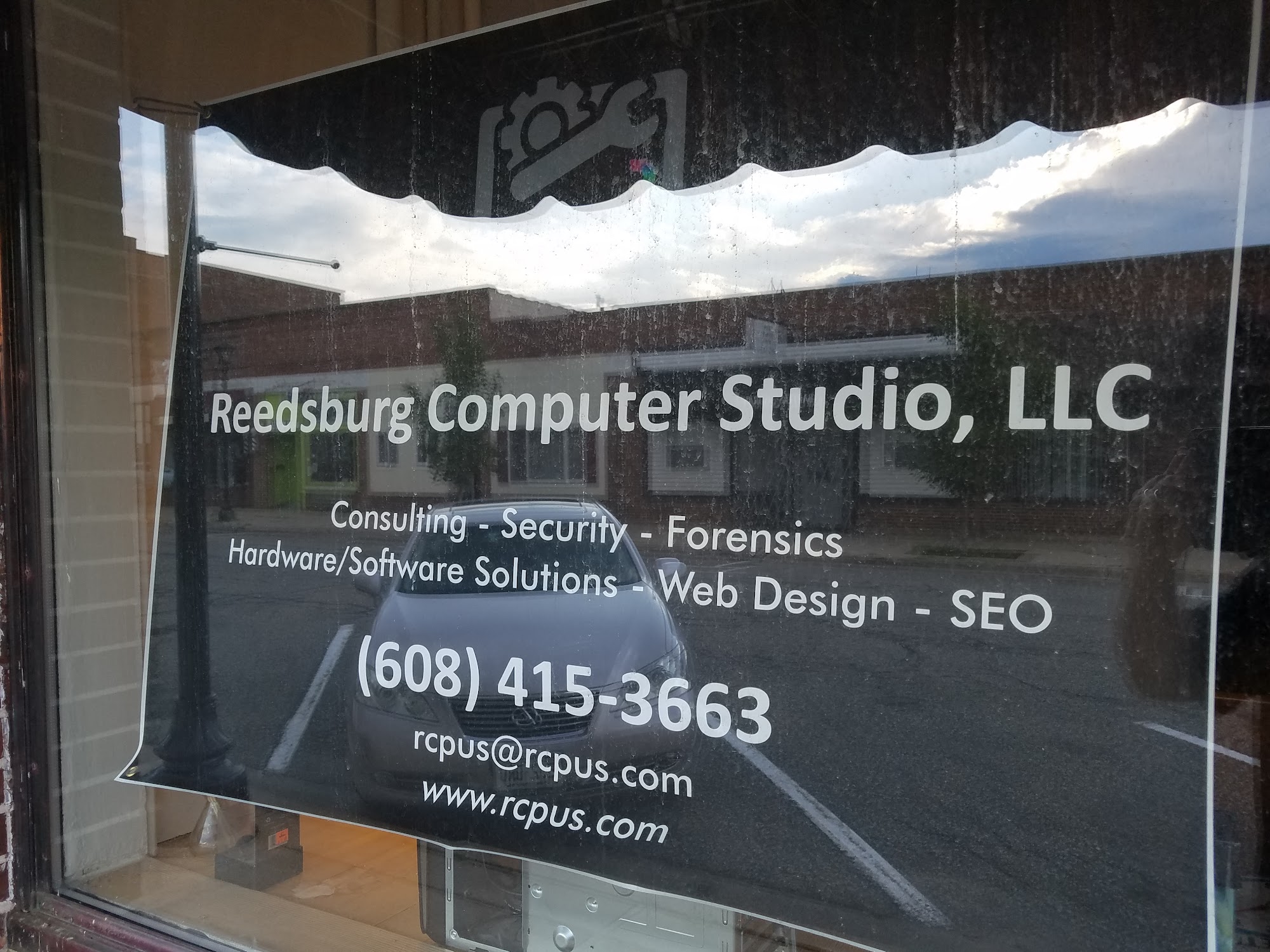 Reedsburg Computer Studio LLC 143 S Walnut St, Reedsburg Wisconsin 53959