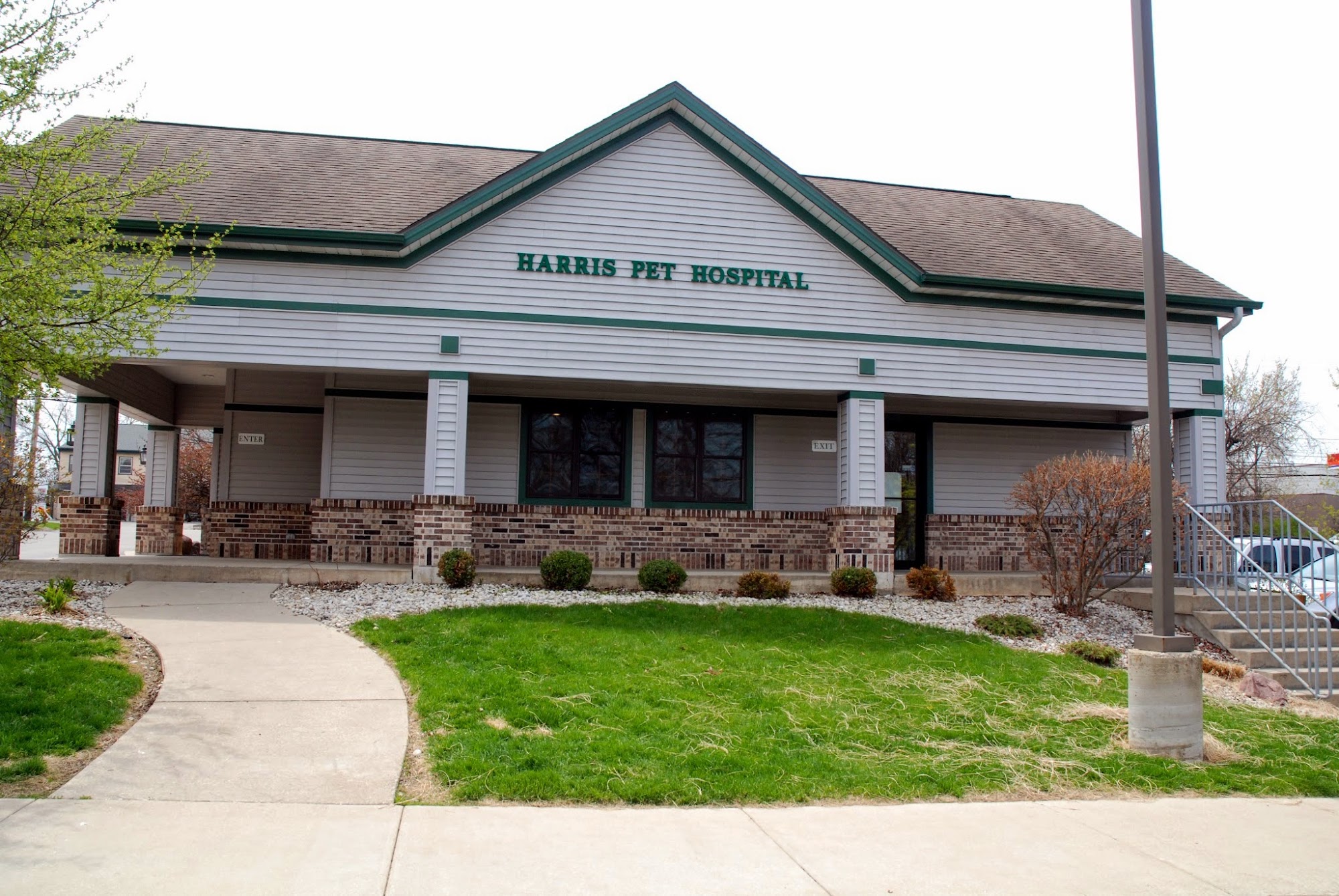 Harris Pet Hospital 24424 75th St, Salem Wisconsin 53168