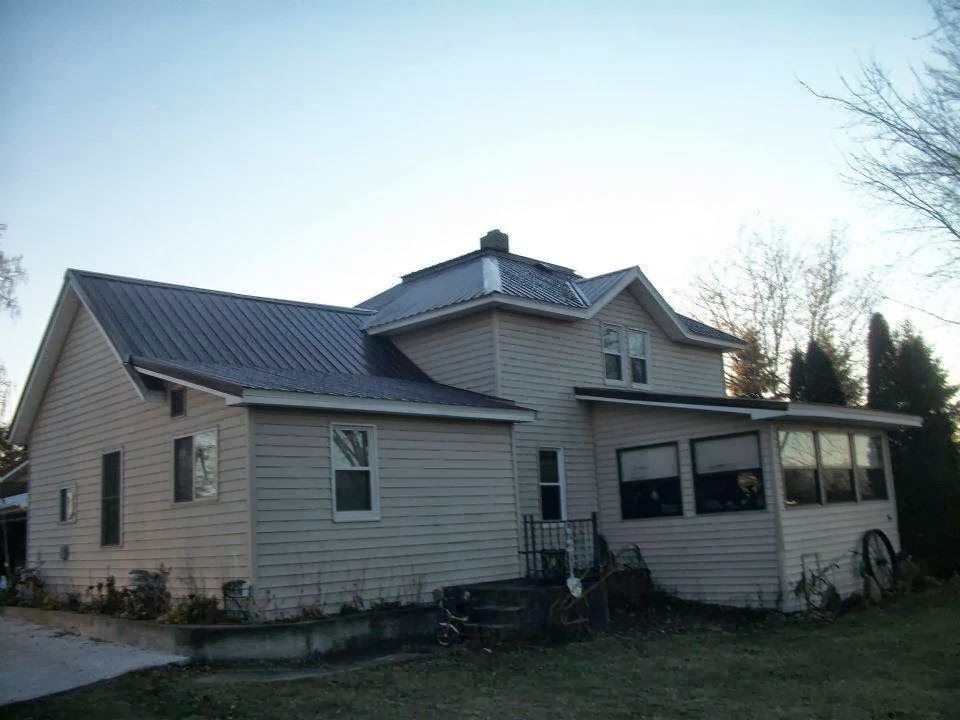 4 Seasons Roofing & Tree Removal, LLC W14297 US-8, Weyerhaeuser Wisconsin 54895