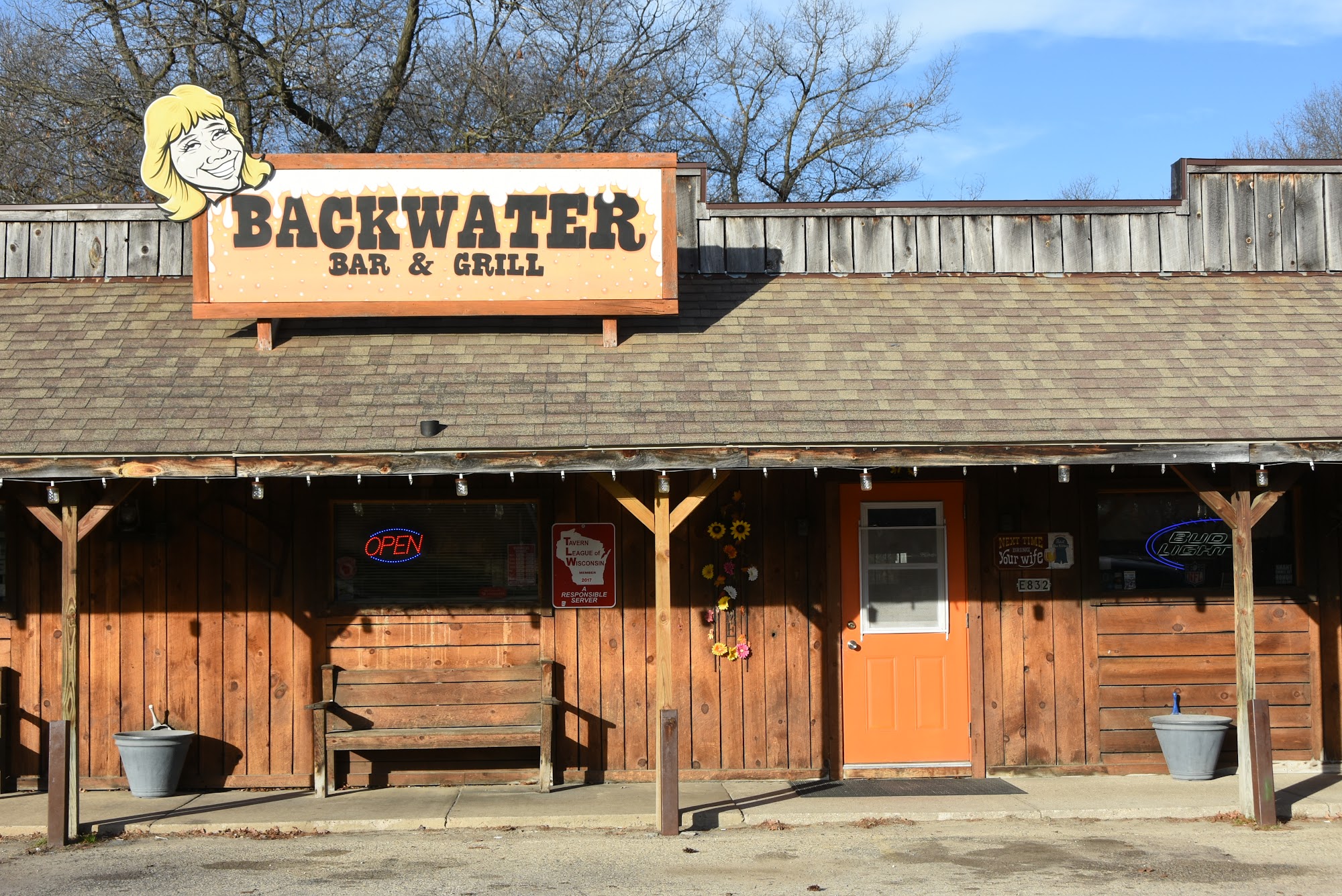 Backwater Bar & Grill