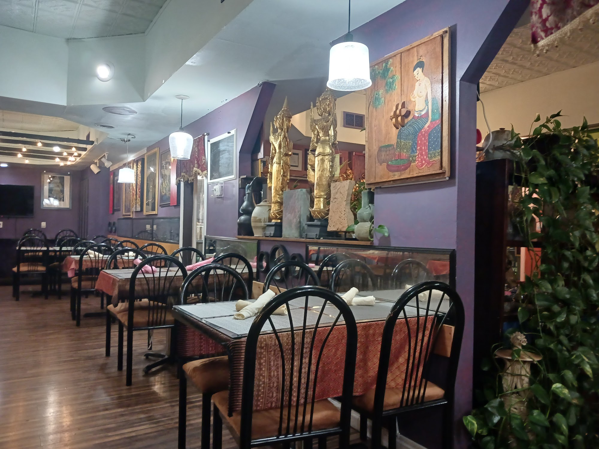 Ta-Khrai Thai Cafe