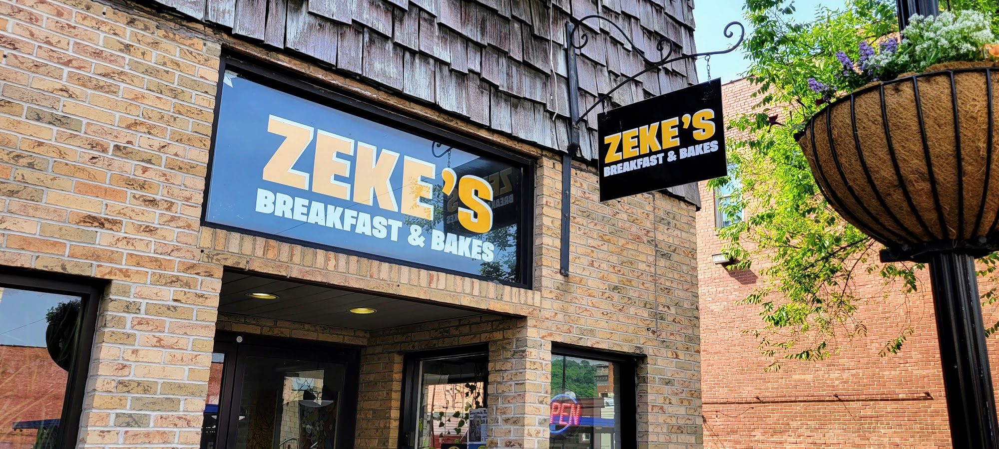 Zeke's Breakfast & Bakes